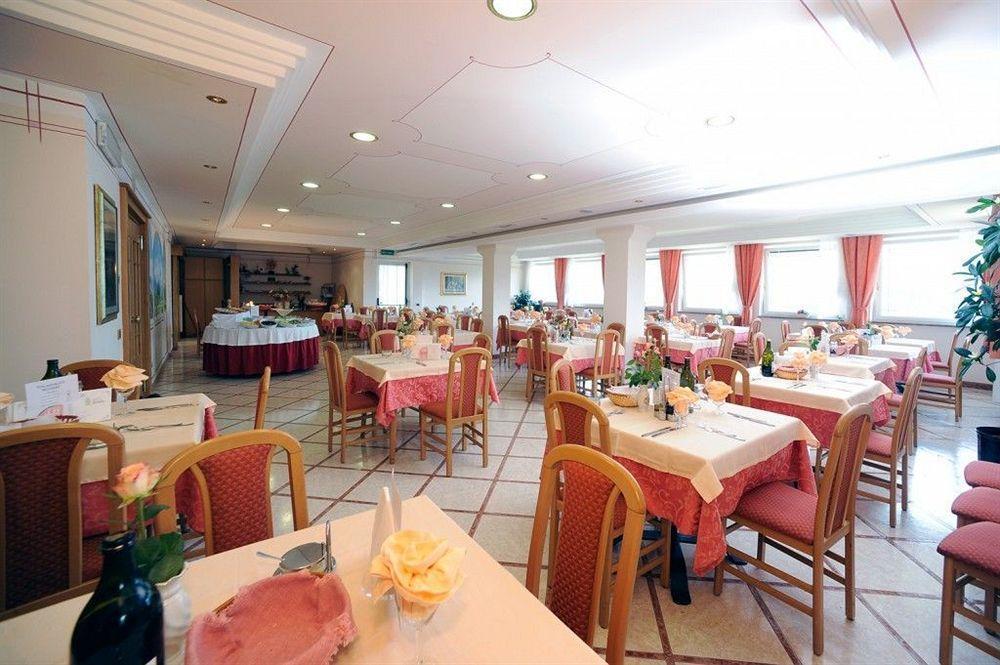 Hotel Belvedere Wellness & Family Baselga di Pine Luaran gambar