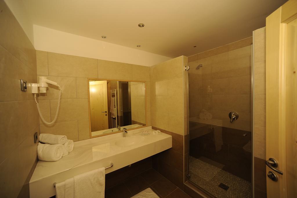 Hotel Belvedere Wellness & Family Baselga di Pine Luaran gambar